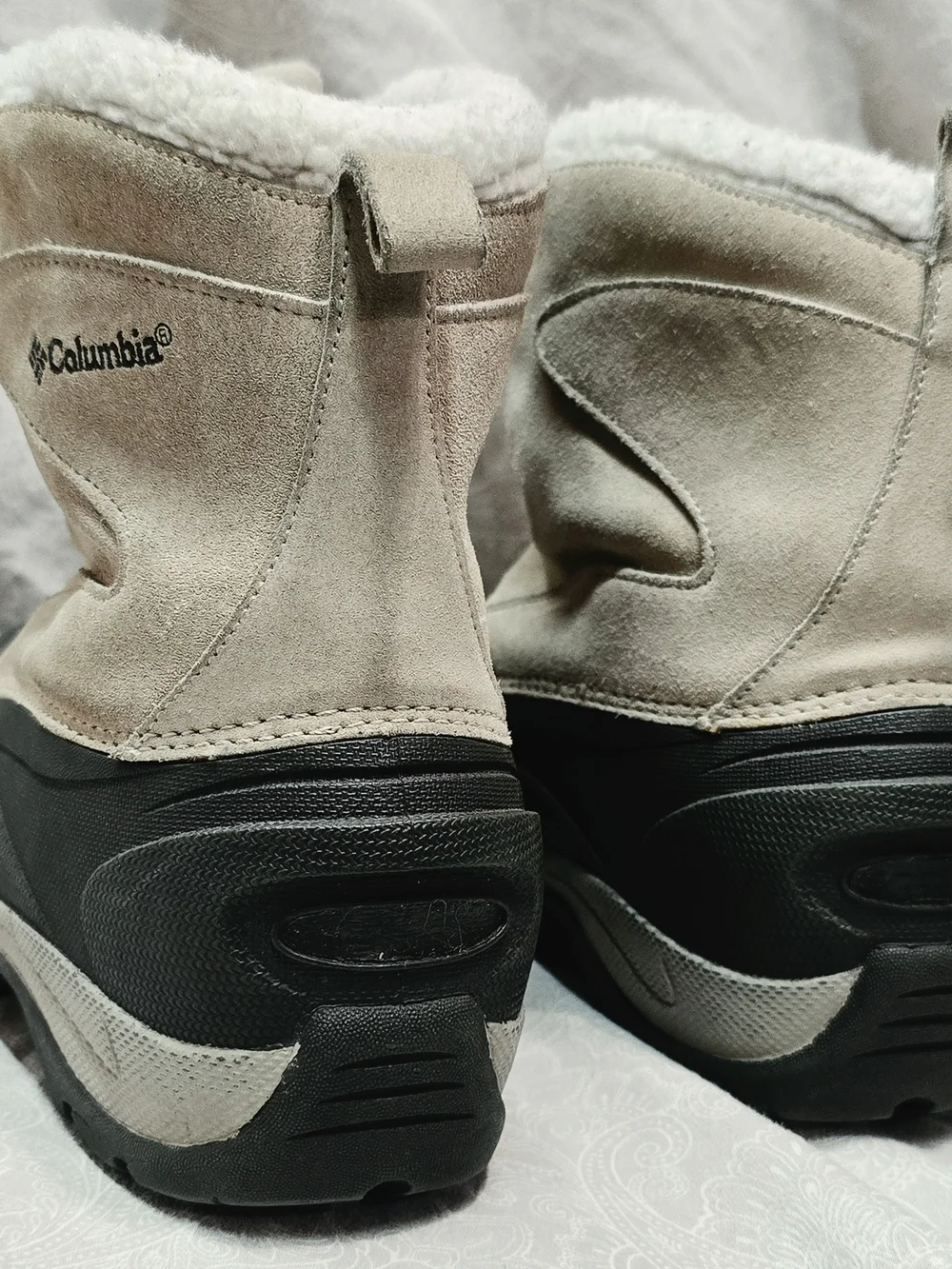 Columbia Women's Cascadian Snowchill Suede Winter Snow Boots Gray Size 10